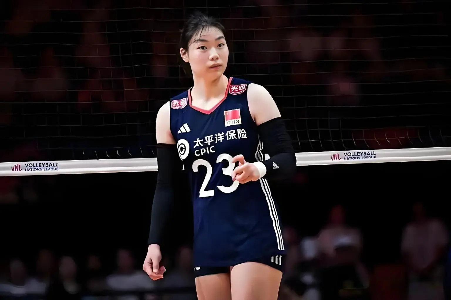 其实大可不, 她身高一般