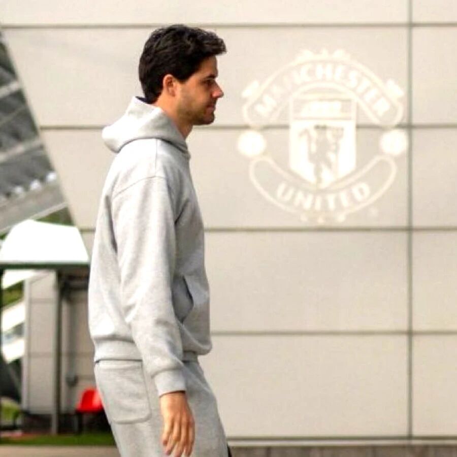 eTass, 斯表示祝贺